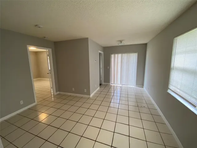 $2,195 | 4690 Summit Boulevard, West Palm Beach, FL 33415
