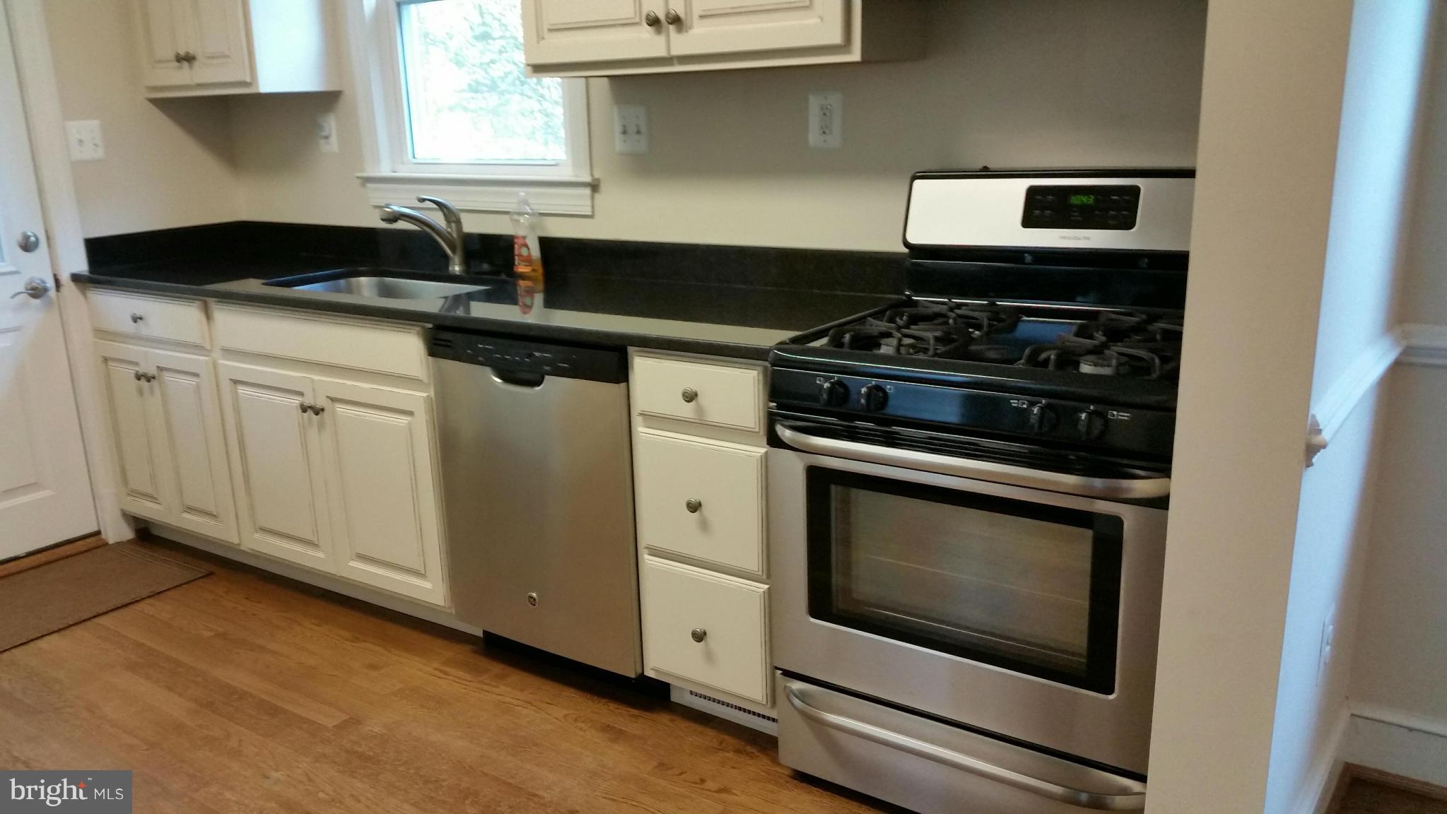 114 Hamilton Avenue Silver Spring, MD 20901 - Photo 12 of 25 Kitchen