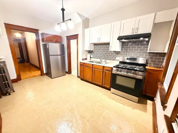 $1,450 | 13331 South Commercial Avenue, Unit 1, Chicago, IL 60633