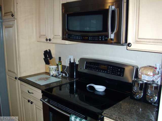 324 Robin Road Mount Airy, NC 27030 - Photo 4 of 16 Kitchen.