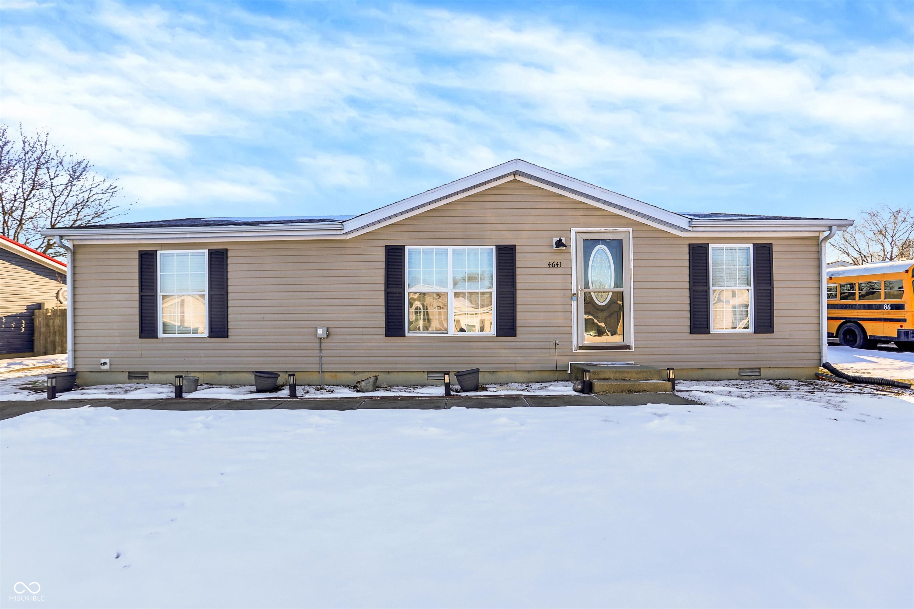 4641 West Ridge Drive Columbus, IN 47203 - Photo 1 of 33 Gallery Image 1