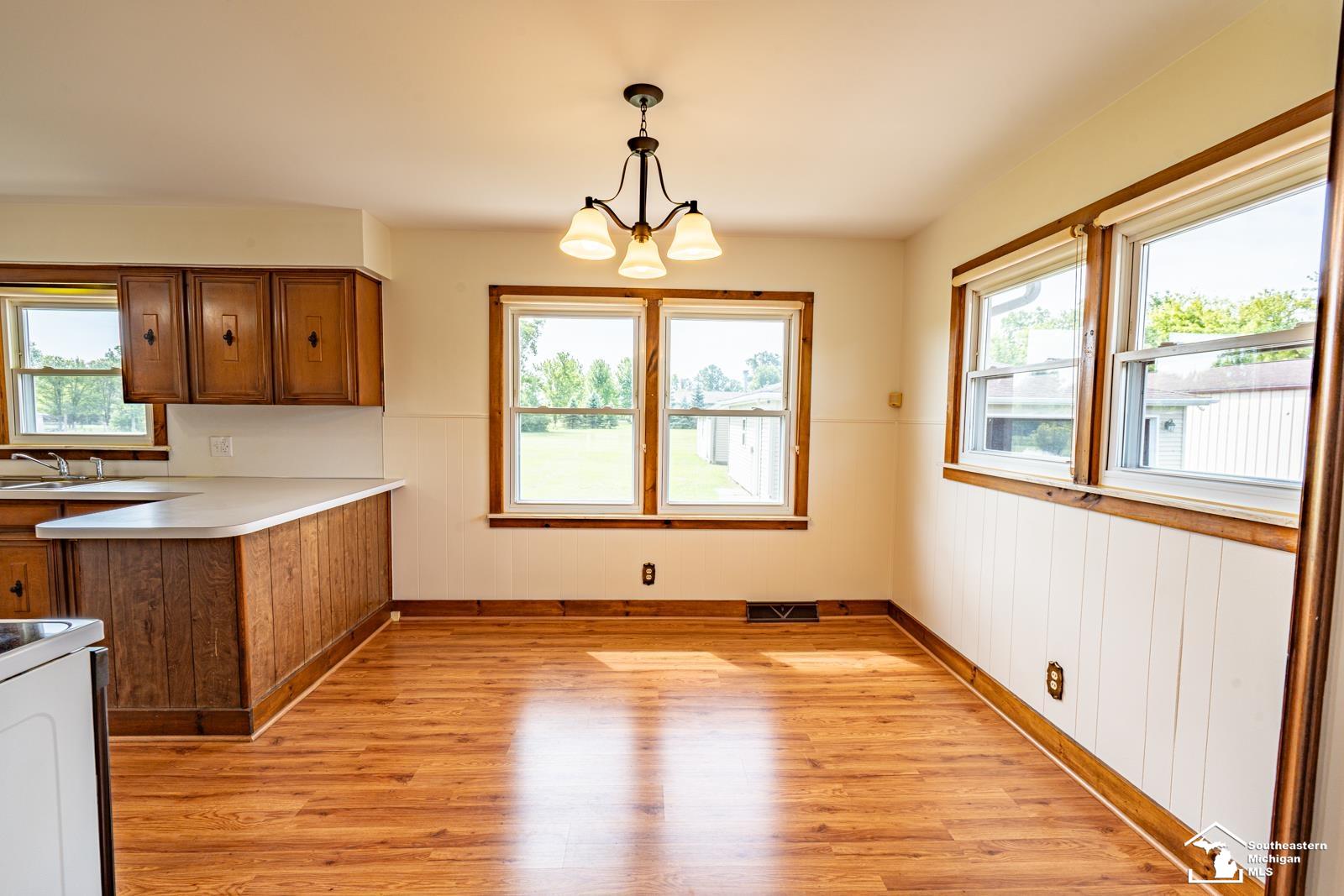5848 Leroux Road Newport, MI 48166 - Photo 5 of 37