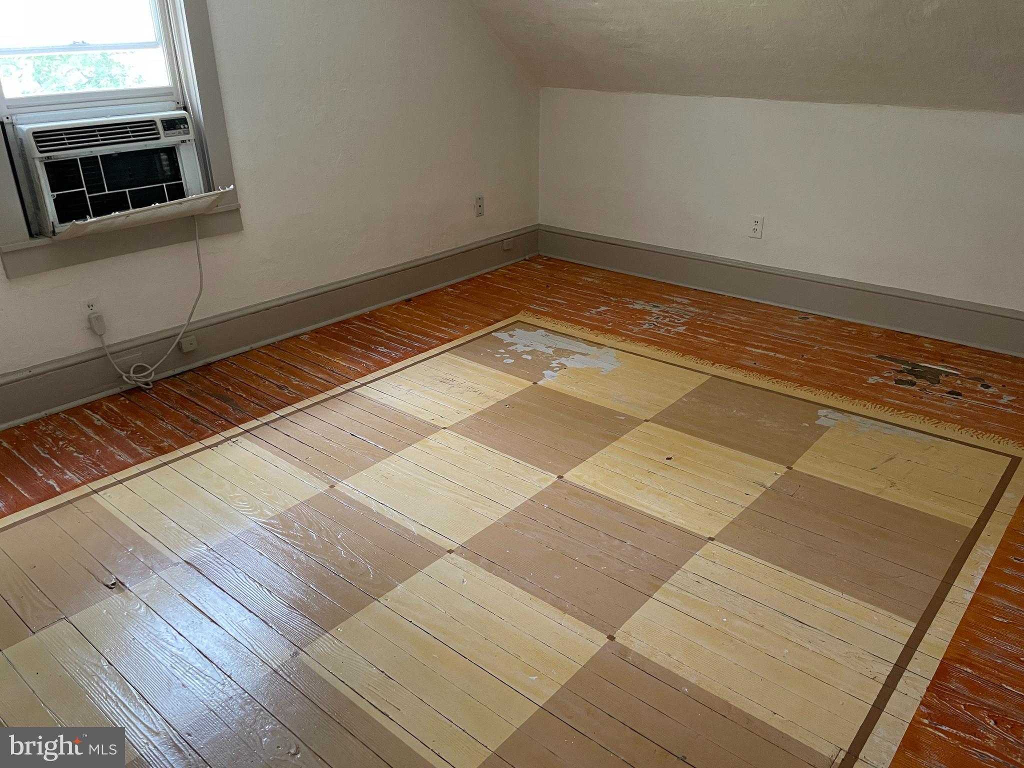 21909 Foxcroft Road Middleburg, VA 20117 - Photo 6 of 13 Main Bedroom 2nd floor