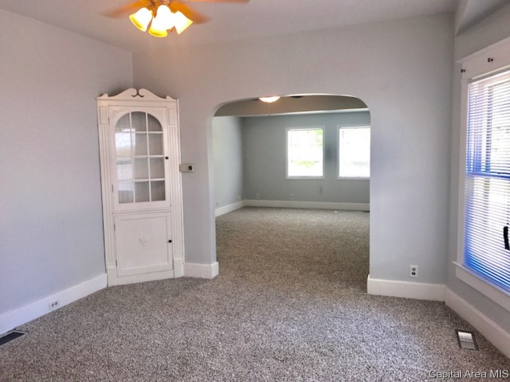 1611 West Governor Street Springfield, IL 62704 - Photo 3 of 16 Gallery Image 3