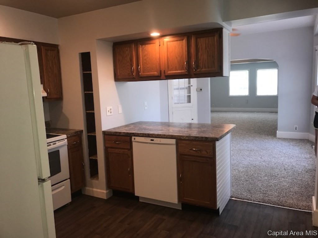 1611 West Governor Street Springfield, IL 62704 - Photo 8 of 16 Gallery Image 8