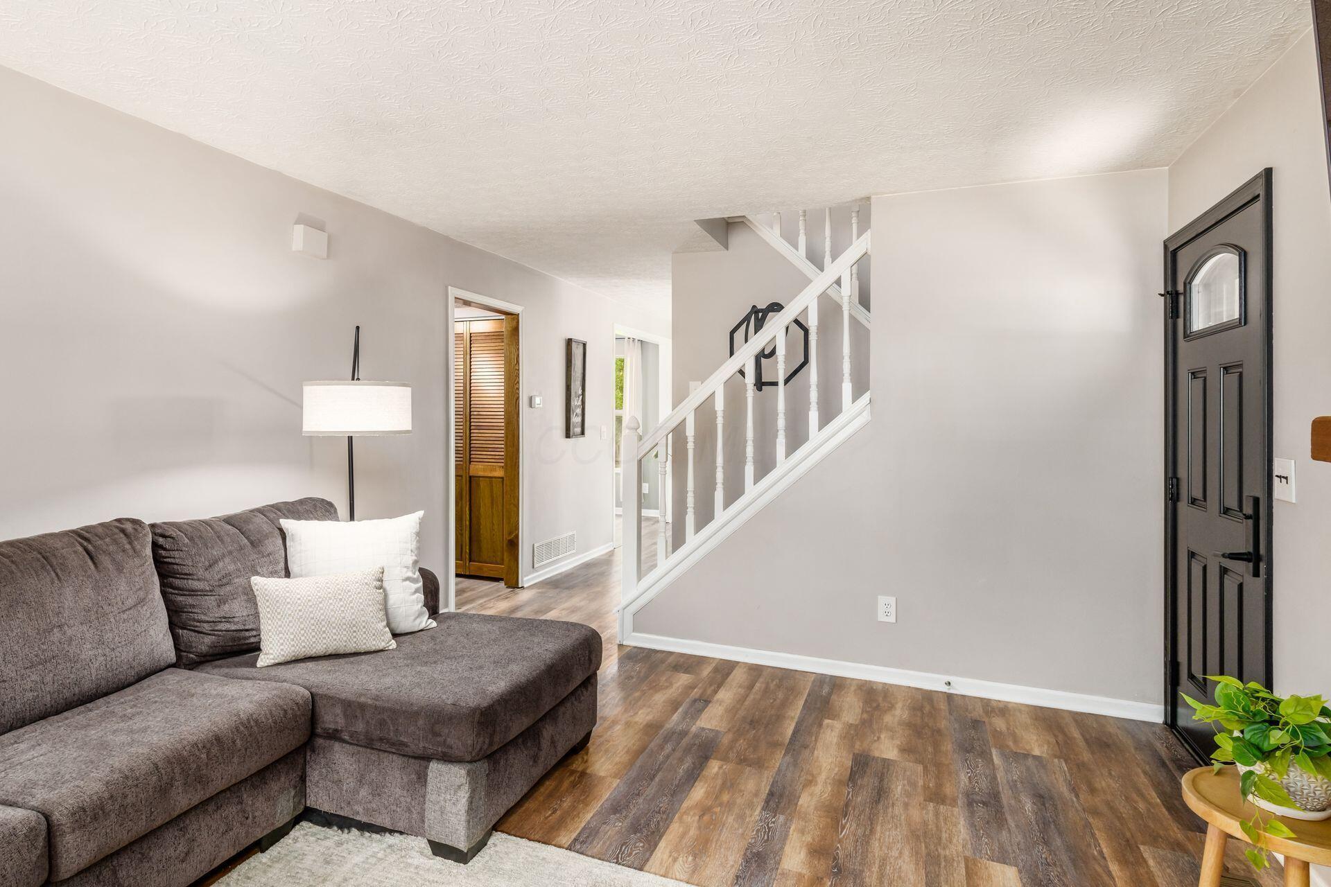 148 Ravine Ridge Drive South Powell, OH 43065 - Photo 10 of 44 Living Room