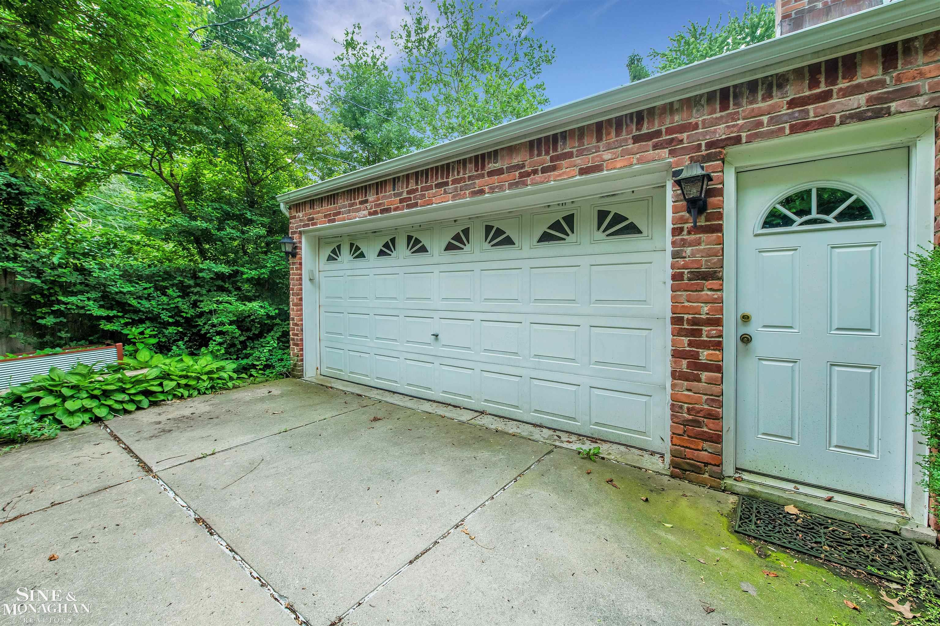 1144 Bedford Road Grosse Pointe, MI 48230 - Photo 30 of 37 50148088-e6eb0590-2163-4825-8f32-a2bee23bf5e6.JPG