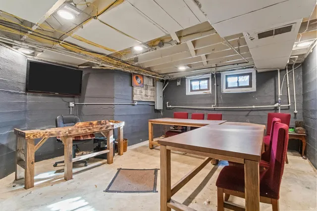 $265,000 | 1235 West Sycamore Street, Kokomo, IN 46901