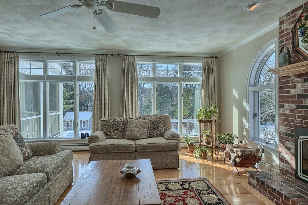 438 Howe Street Methuen, MA 01844 - Photo 7 of 30 Gallery Image 7