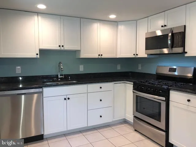 $2,350 | 12 Thompson Street, Bordentown, NJ 08505