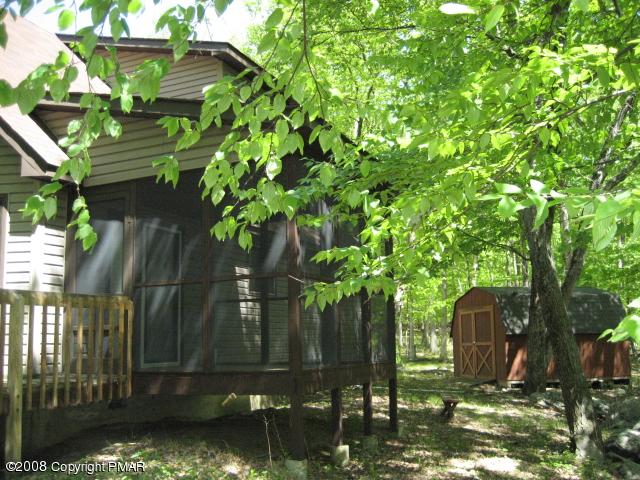 1071 Canterbury Road Bushkill, PA 18324 - Photo 5 of 6 a view of a small yard
