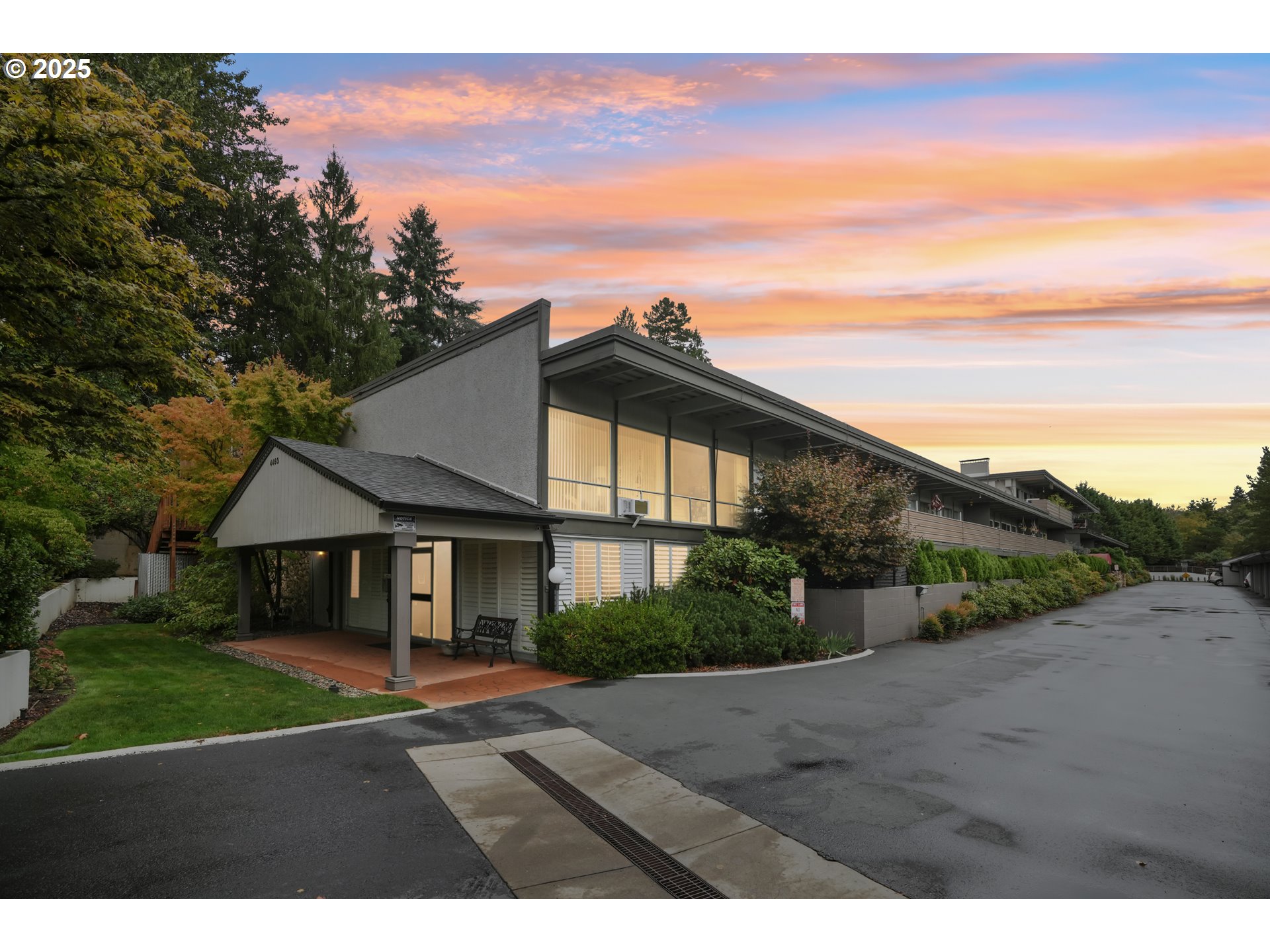 4460 Southwest Scholls Ferry Road, Unit 7A Portland, OR 97225 - Photo 2 of 48 Gallery Image 2