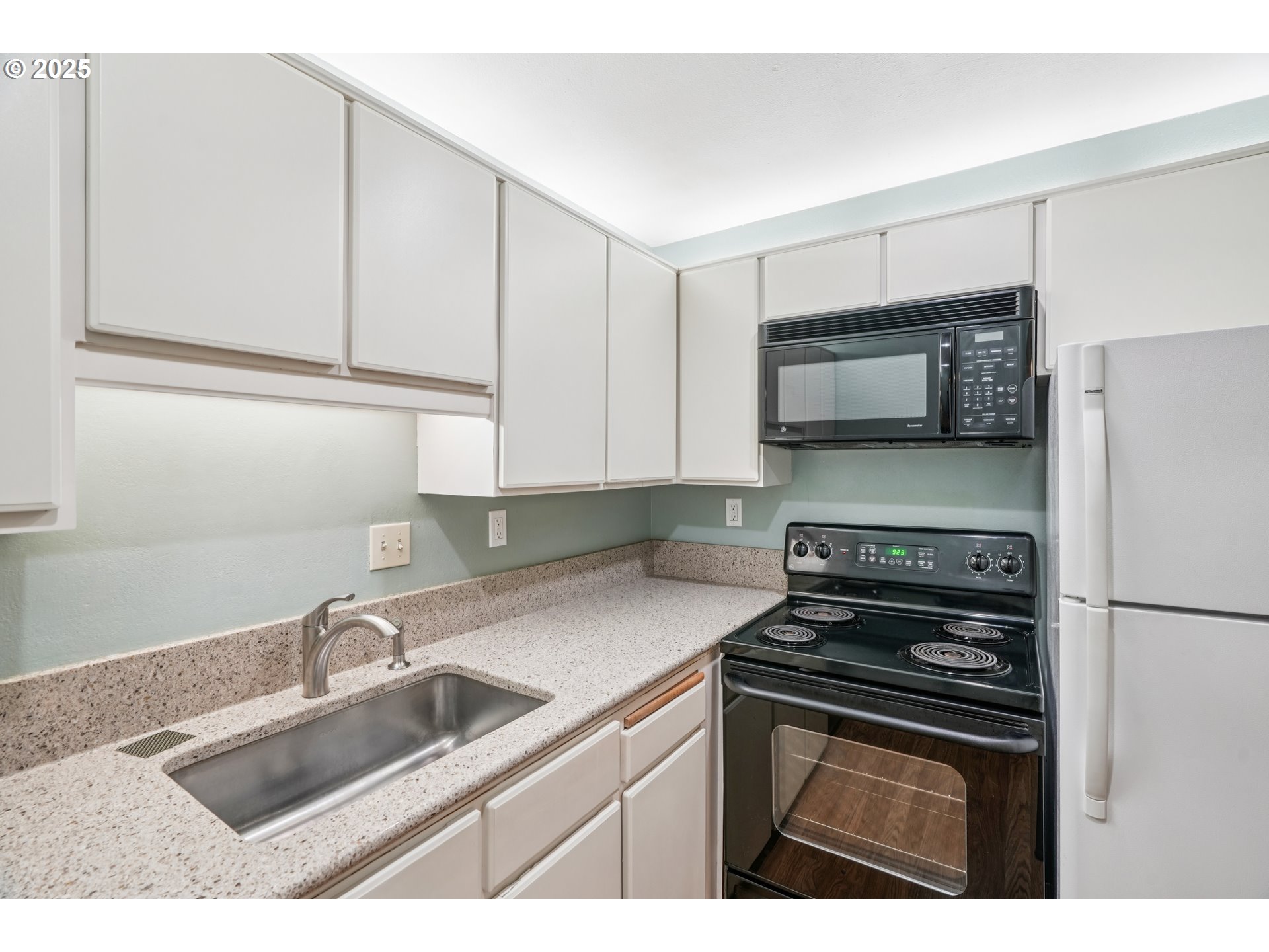 4460 Southwest Scholls Ferry Road, Unit 7A Portland, OR 97225 - Photo 21 of 48 Gallery Image 21