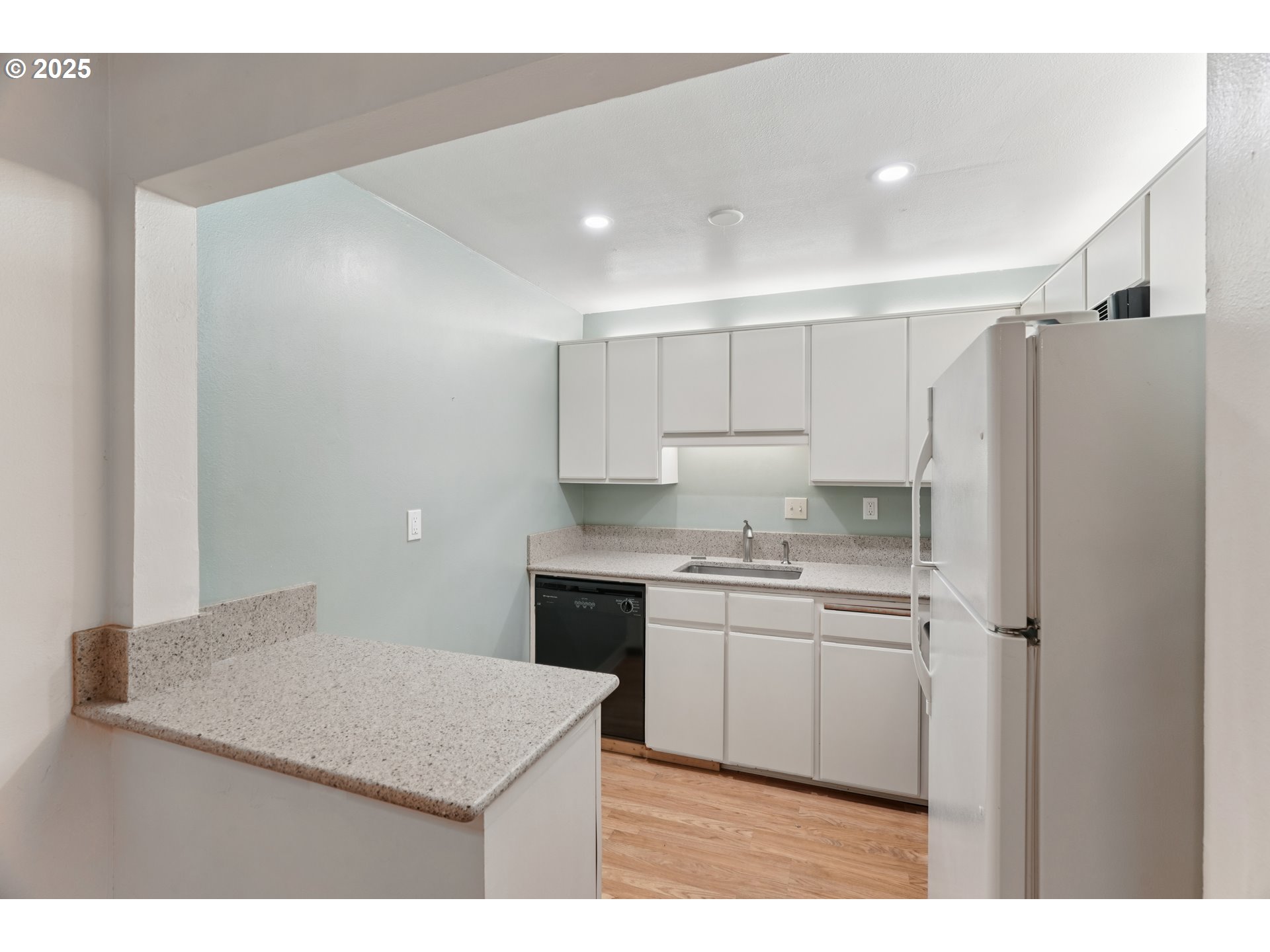 4460 Southwest Scholls Ferry Road, Unit 7A Portland, OR 97225 - Photo 24 of 48 Gallery Image 24