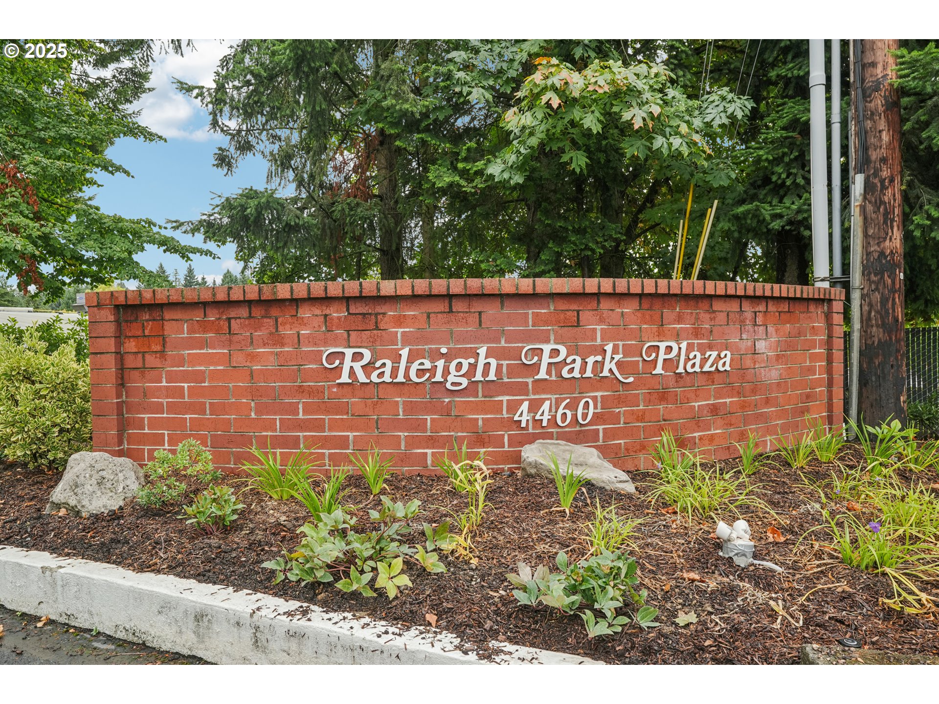 4460 Southwest Scholls Ferry Road, Unit 7A Portland, OR 97225 - Photo 3 of 48 Gallery Image 3