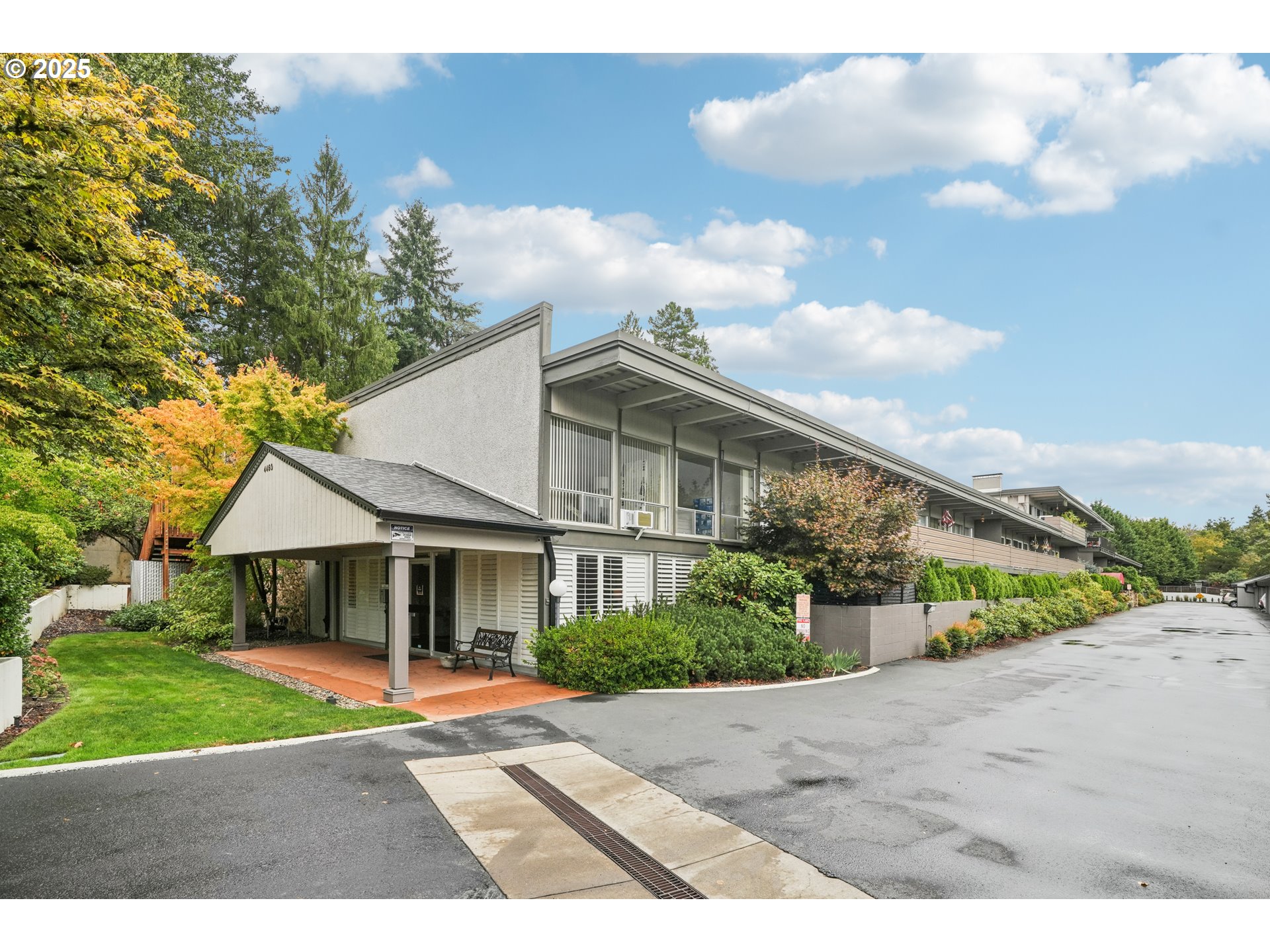 4460 Southwest Scholls Ferry Road, Unit 7A Portland, OR 97225 - Photo 5 of 48 Gallery Image 5