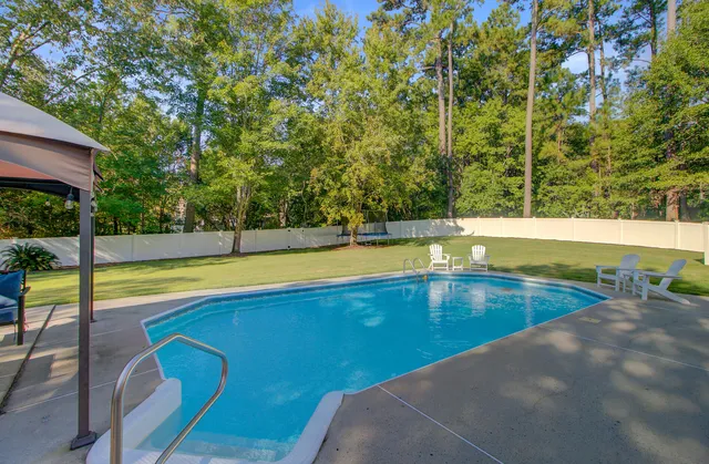$680,000 | 141 Rolling Meadows Drive, Summerville, SC 29485