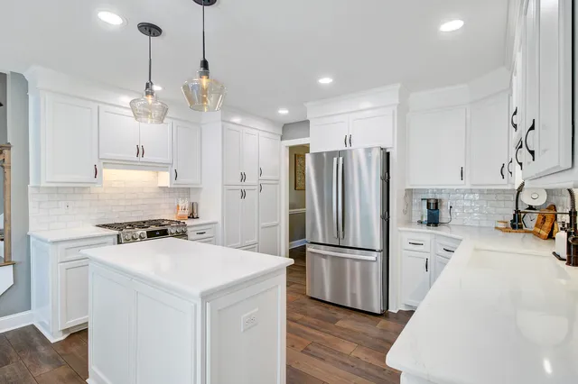 $680,000 | 141 Rolling Meadows Drive, Summerville, SC 29485