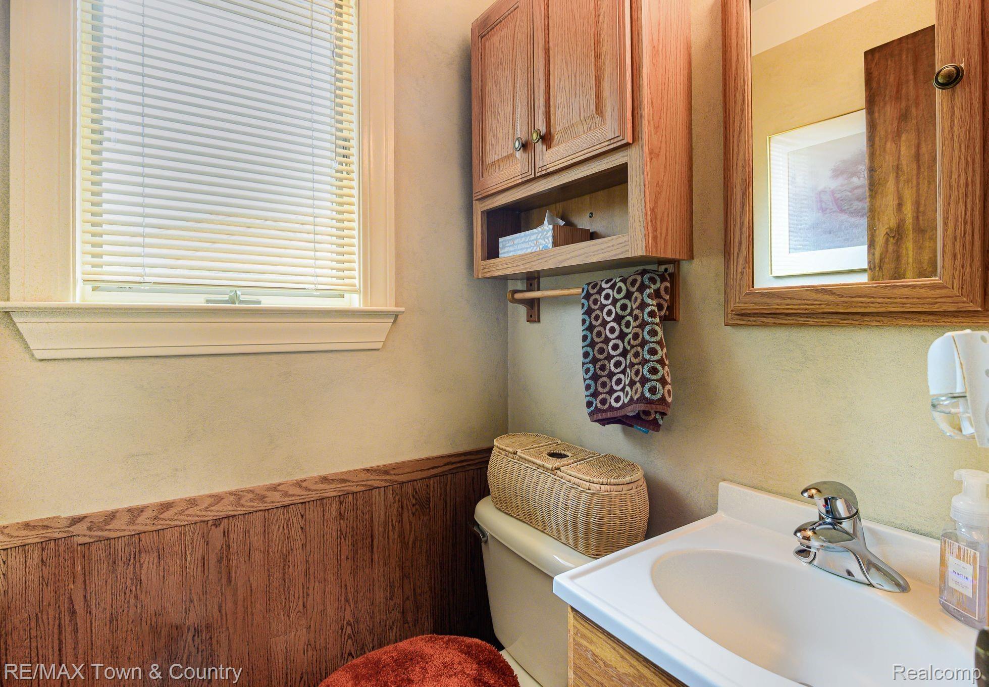 932 Springview Drive Flushing, MI 48433 - Photo 12 of 24 22.jpeg