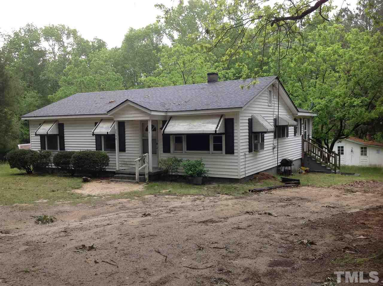 2090 Johnston County Road Benson, NC 27504 - Photo 5 of 7 Gallery Image 5