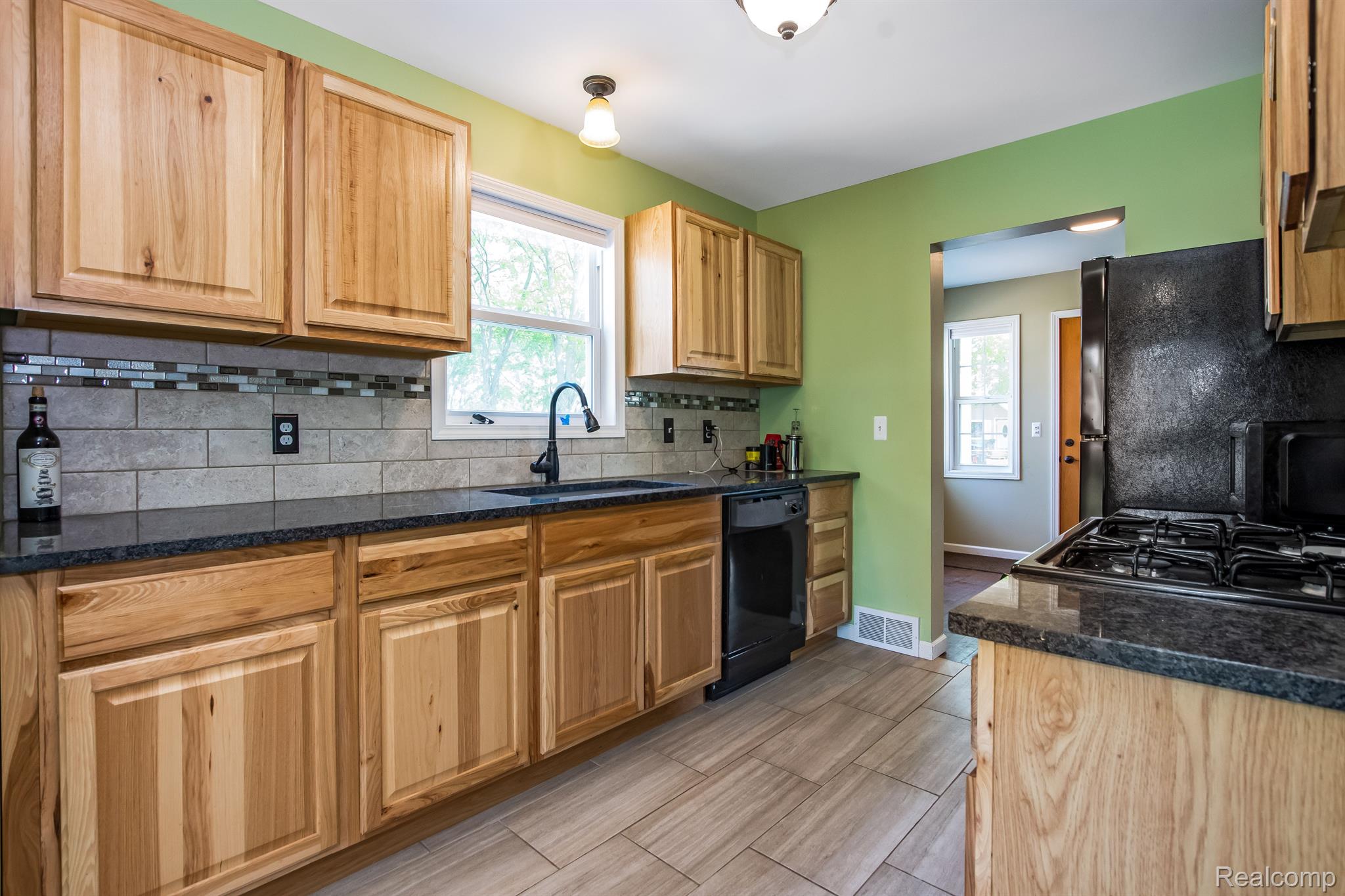 148 Croswell Street Romeo, MI 48065 - Photo 15 of 24 Gallery Image 15