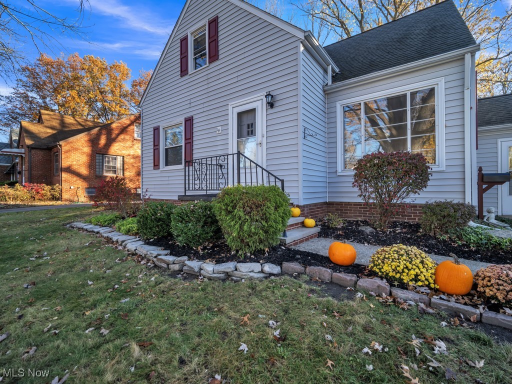 5495 Burns Road North Olmsted, OH 44070 - Photo 2 of 49
