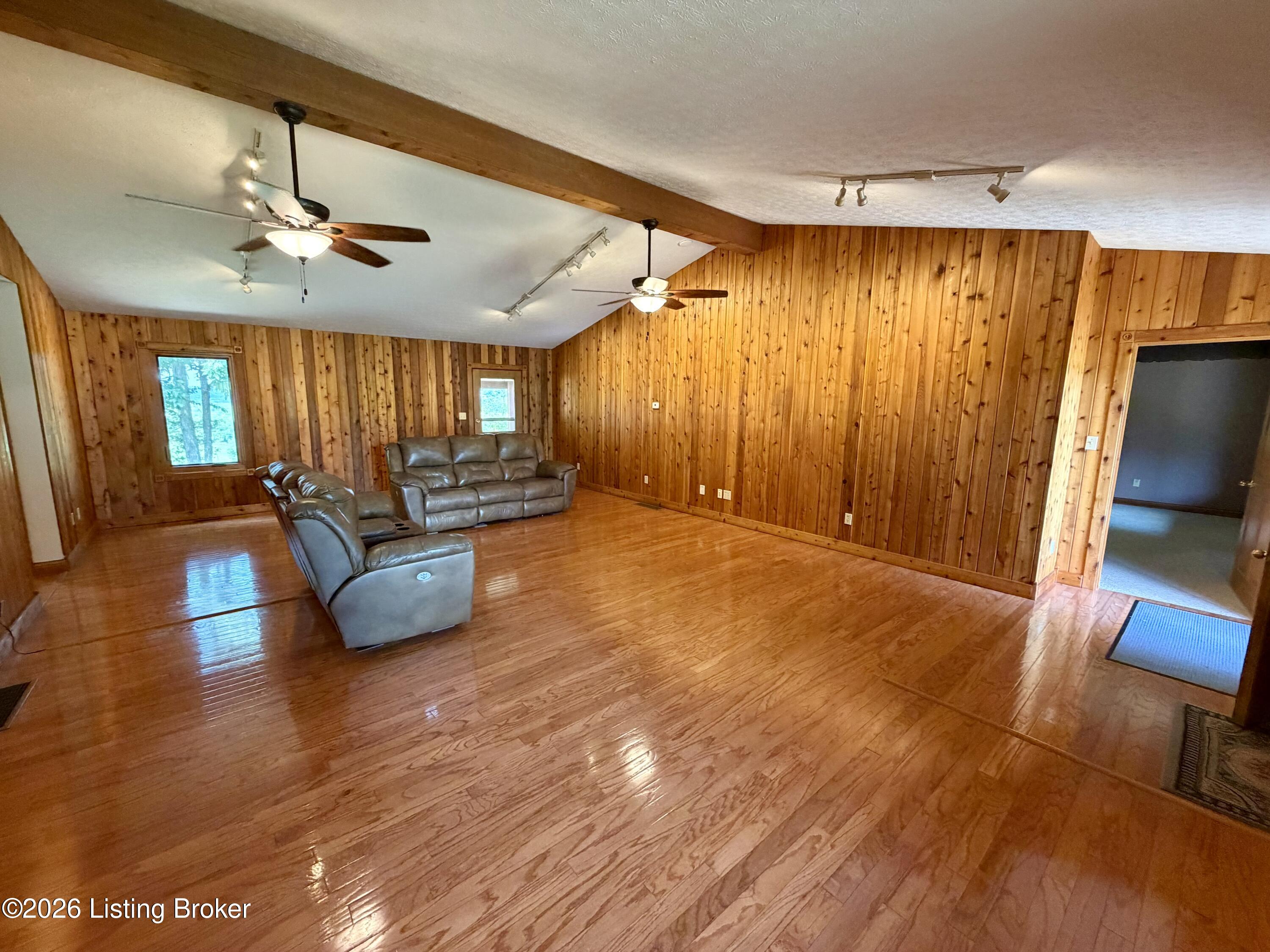 7296 Bardstown Road Springfield, KY 40069 - Photo 6 of 72 IMG_2933