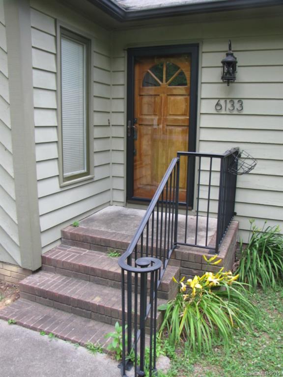 6133 Williams Road Charlotte, NC 28215 - Photo 2 of 14 a view of entryway