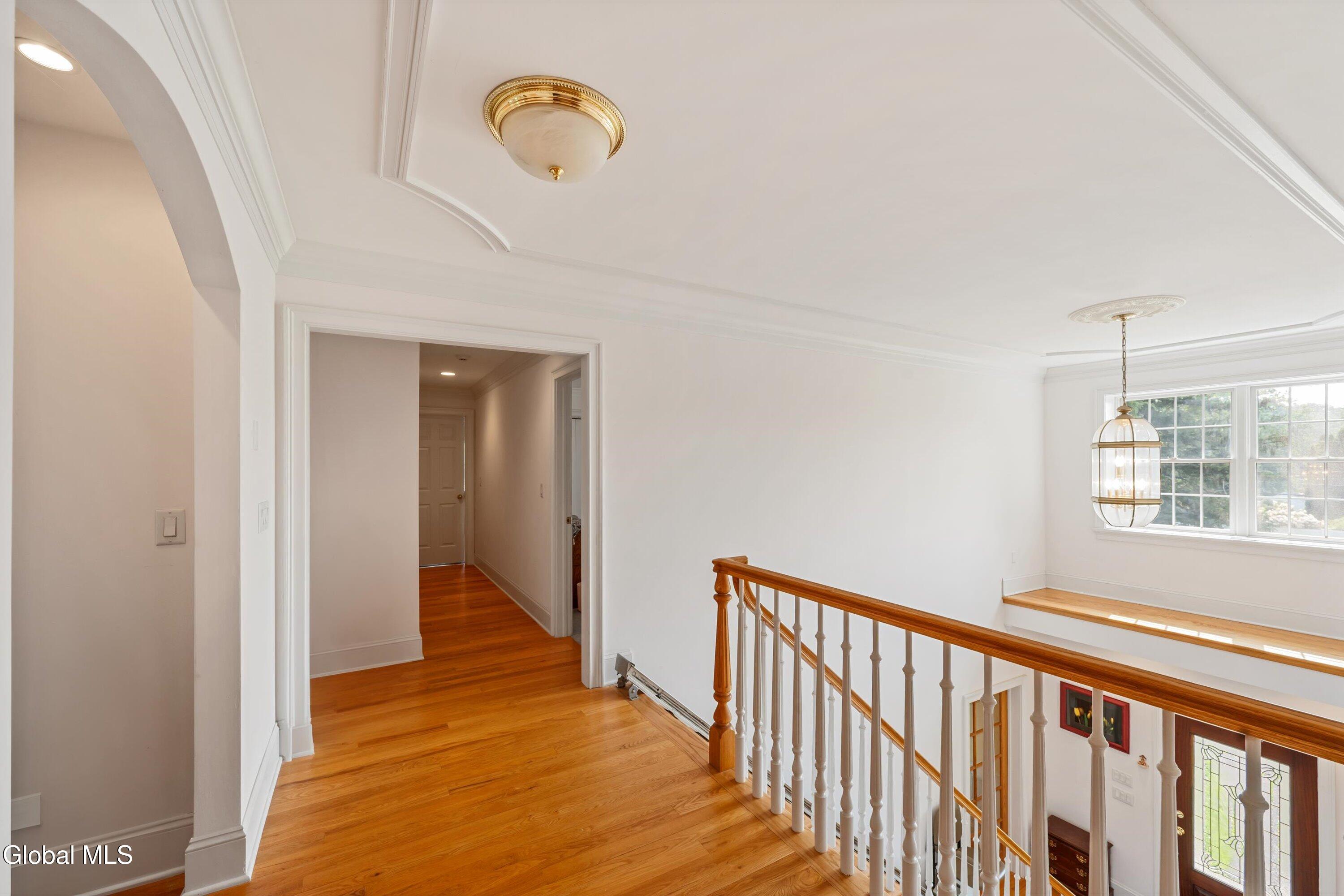 630 Lisha Kill Road Schenectady, NY 12309 - Photo 15 of 25 Hallway