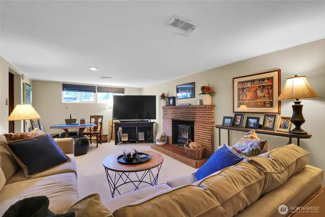 $1,100,000 | 19041 21st Avenue Northwest, Shoreline, WA 98177