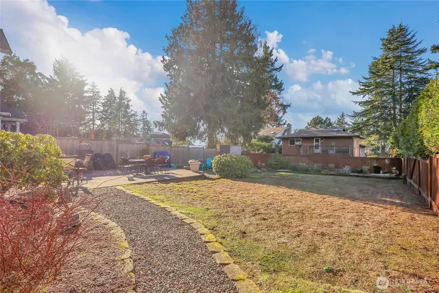 $1,100,000 | 19041 21st Avenue Northwest, Shoreline, WA 98177