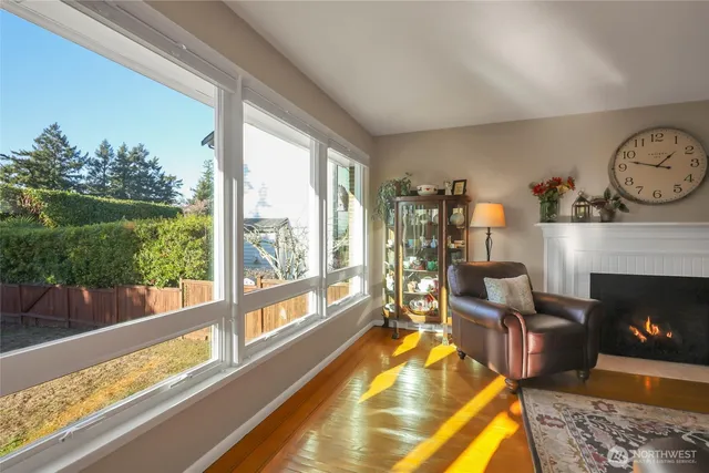 $1,100,000 | 19041 21st Avenue Northwest, Shoreline, WA 98177