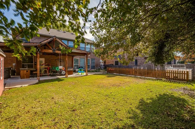 $469,900 | 6602 Fox Glen Drive, Arlington, TX 76001