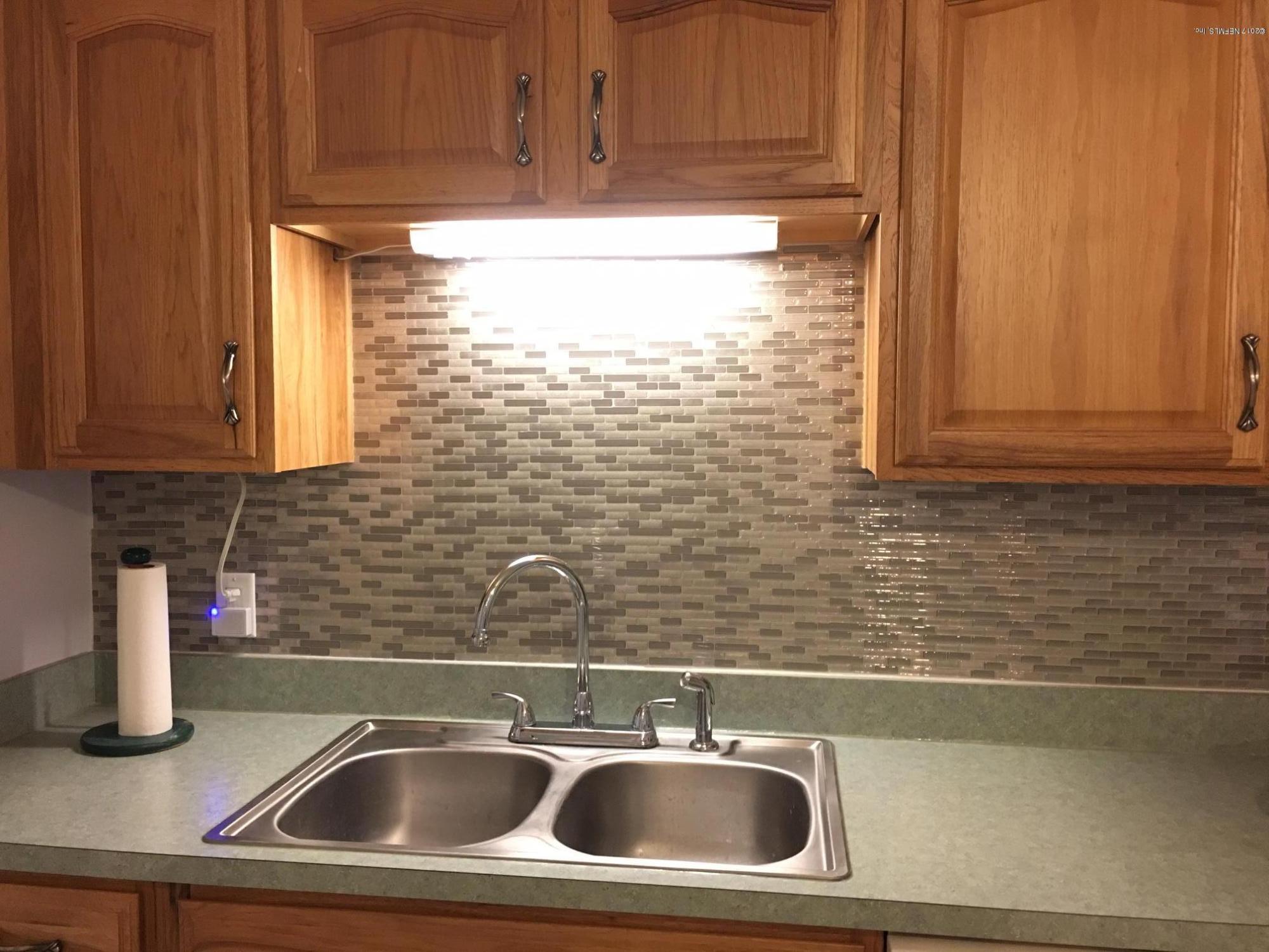 8166 Paschal Street Jacksonville, FL 32220 - Photo 16 of 39 Kitchen Back Splash