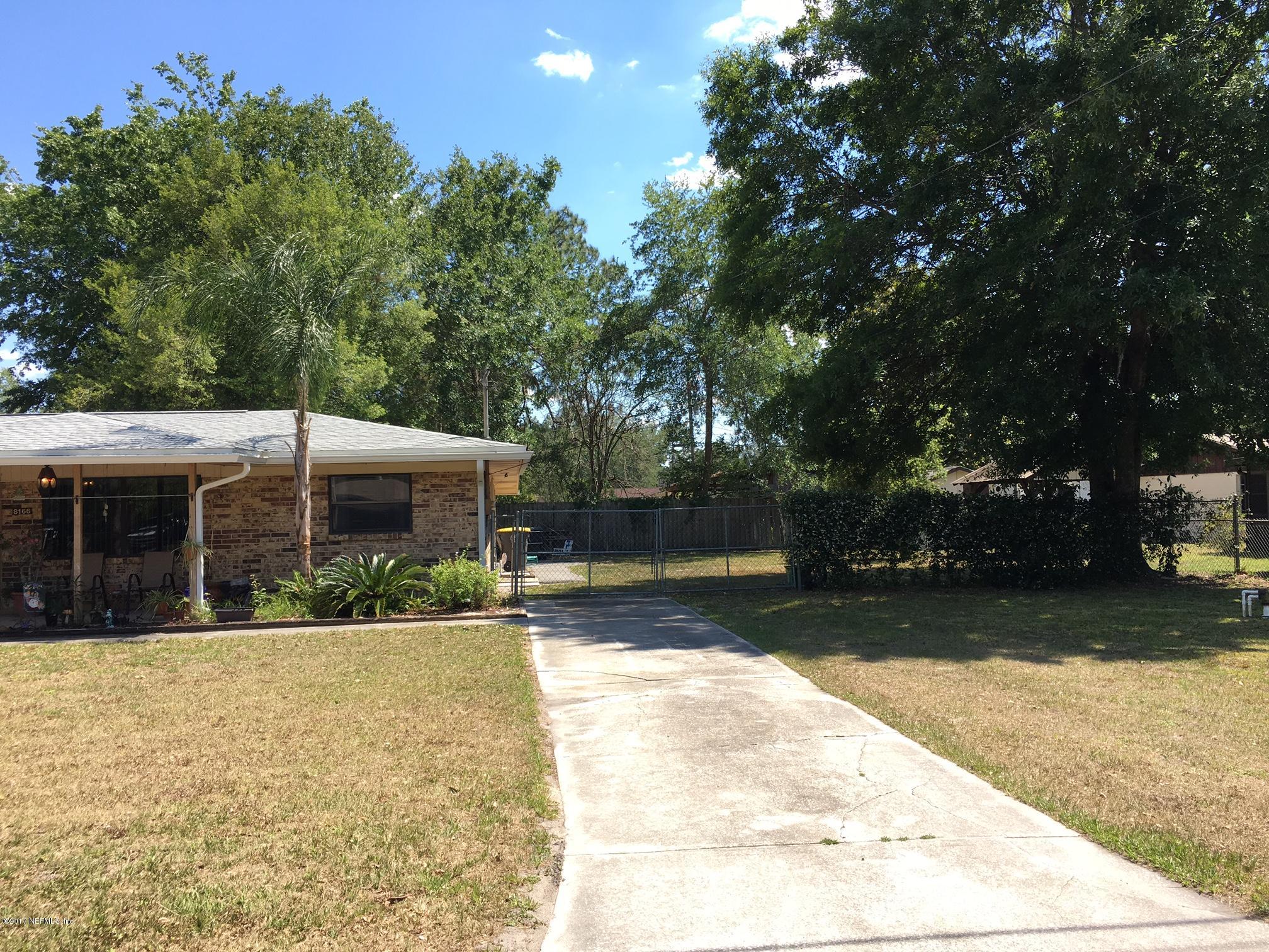 8166 Paschal Street Jacksonville, FL 32220 - Photo 3 of 39 Driveway