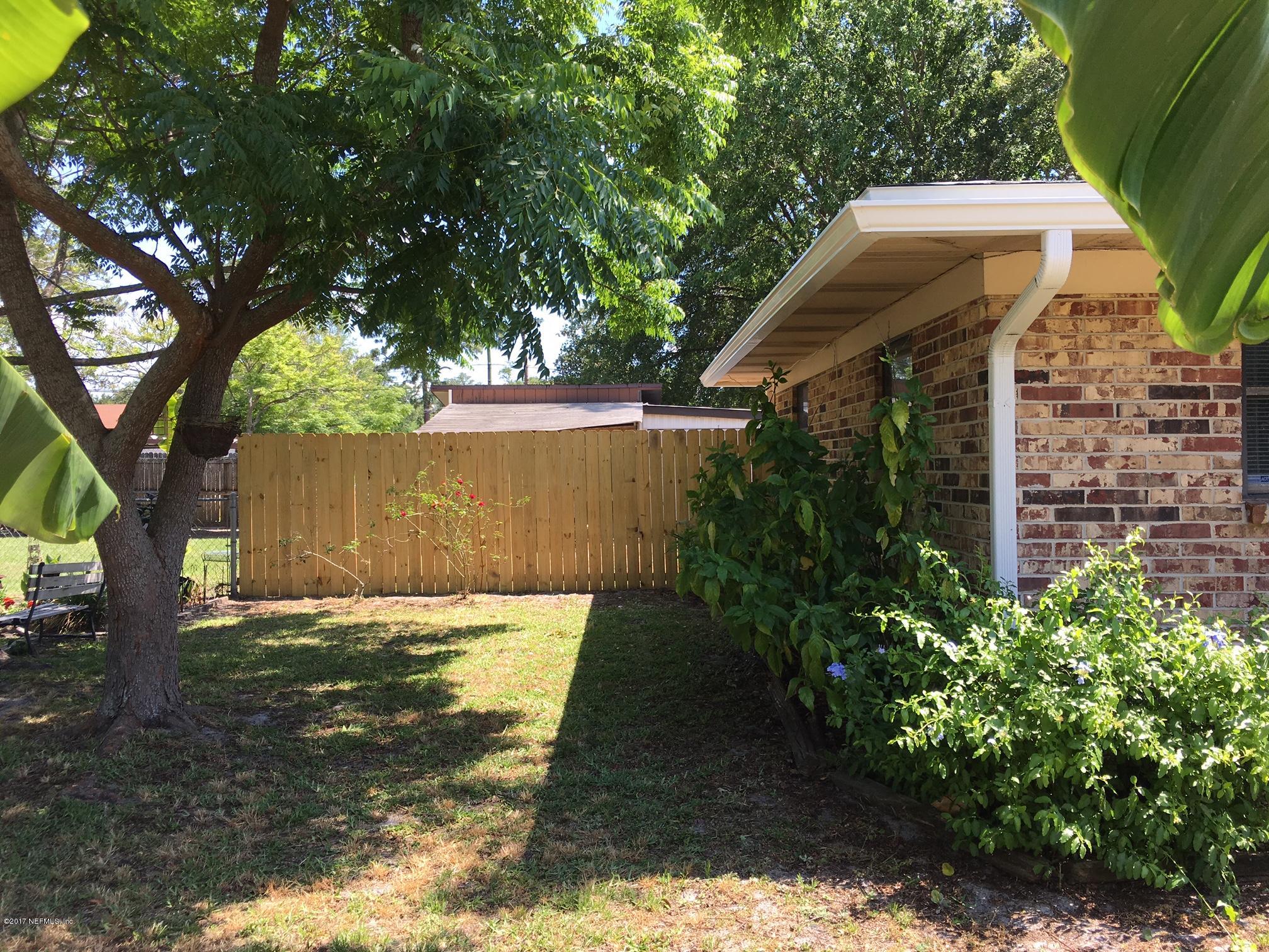 8166 Paschal Street Jacksonville, FL 32220 - Photo 5 of 39 Side