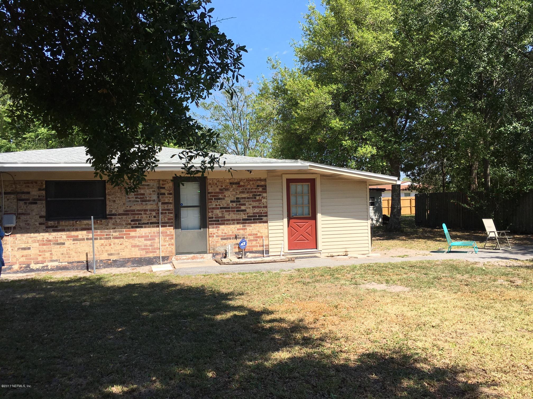 8166 Paschal Street Jacksonville, FL 32220 - Photo 7 of 39 Side