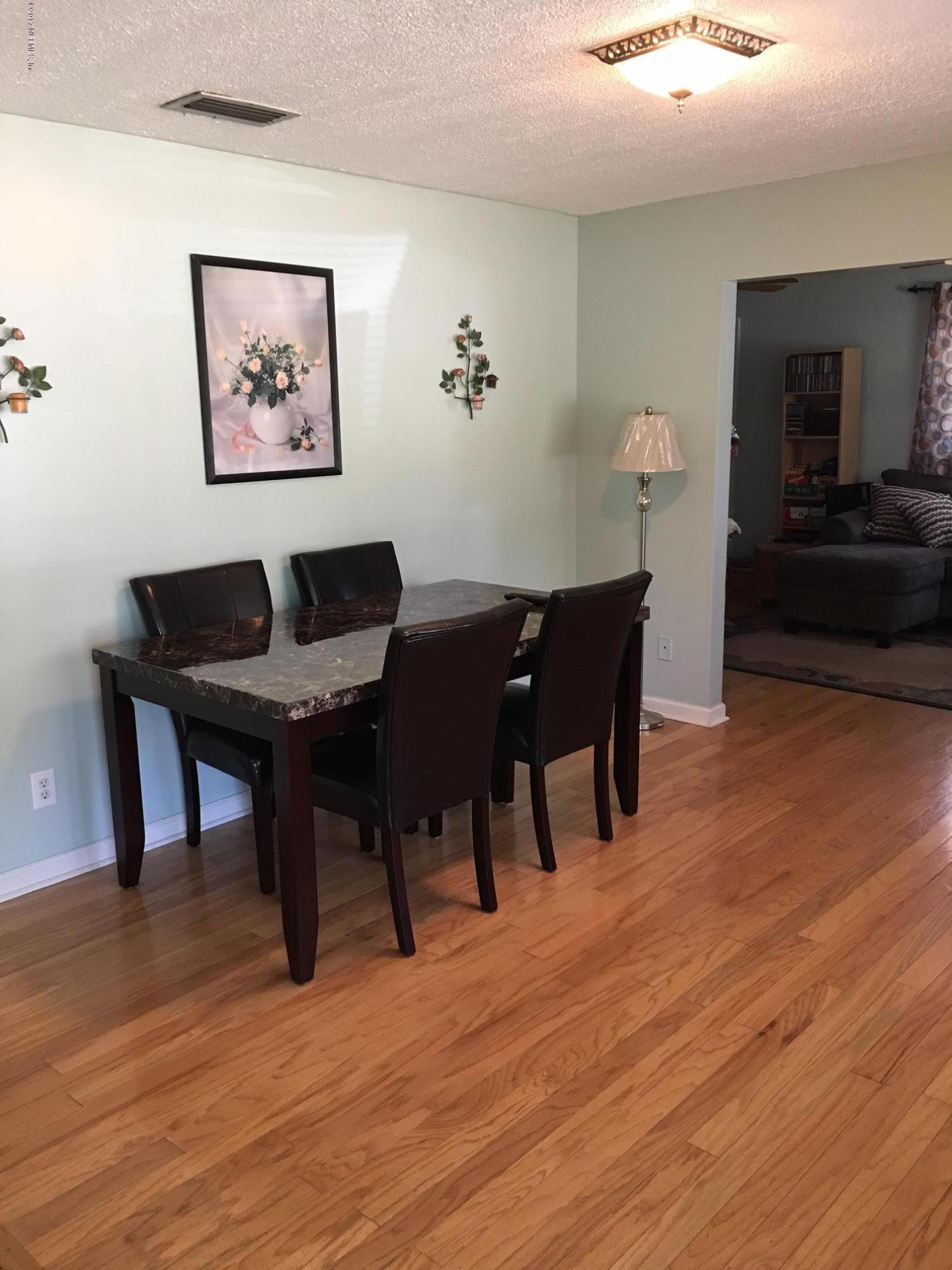 8166 Paschal Street Jacksonville, FL 32220 - Photo 9 of 39 Dining room