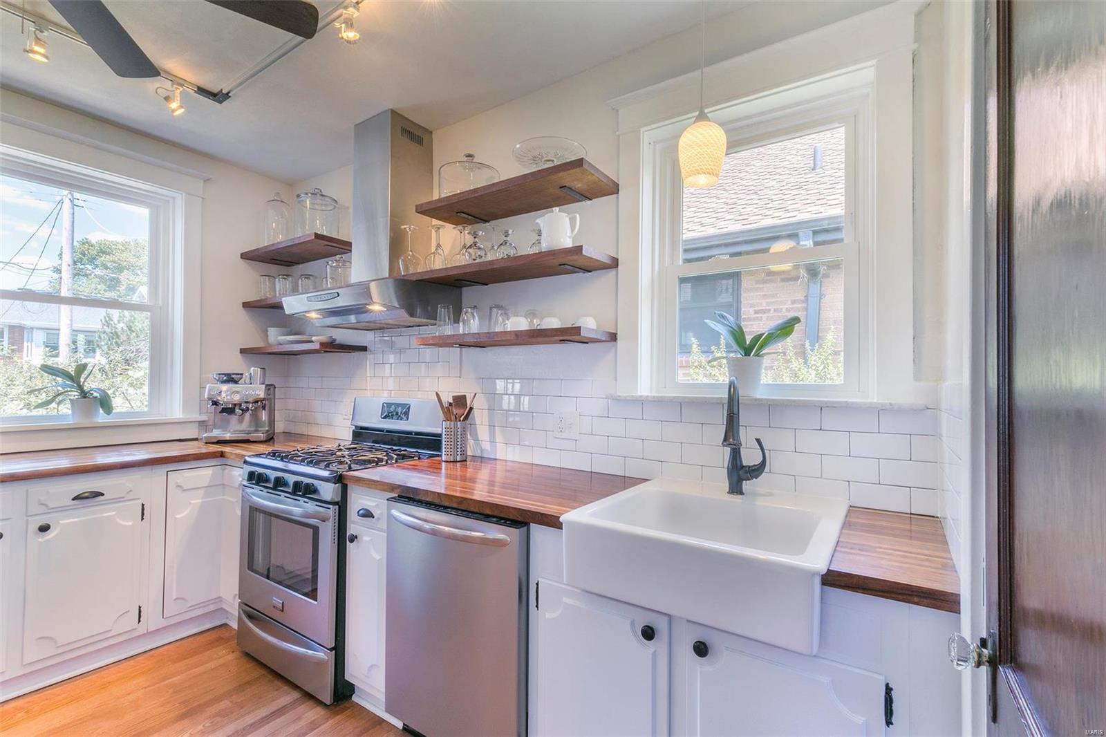 5421 Rhodes Avenue St. Louis, MO 63109 - Photo 12 of 29 Gallery Image 12