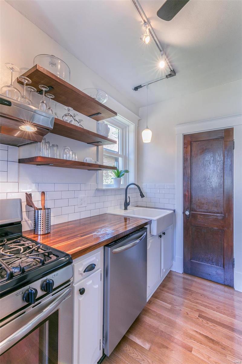 5421 Rhodes Avenue St. Louis, MO 63109 - Photo 14 of 29 Gallery Image 14