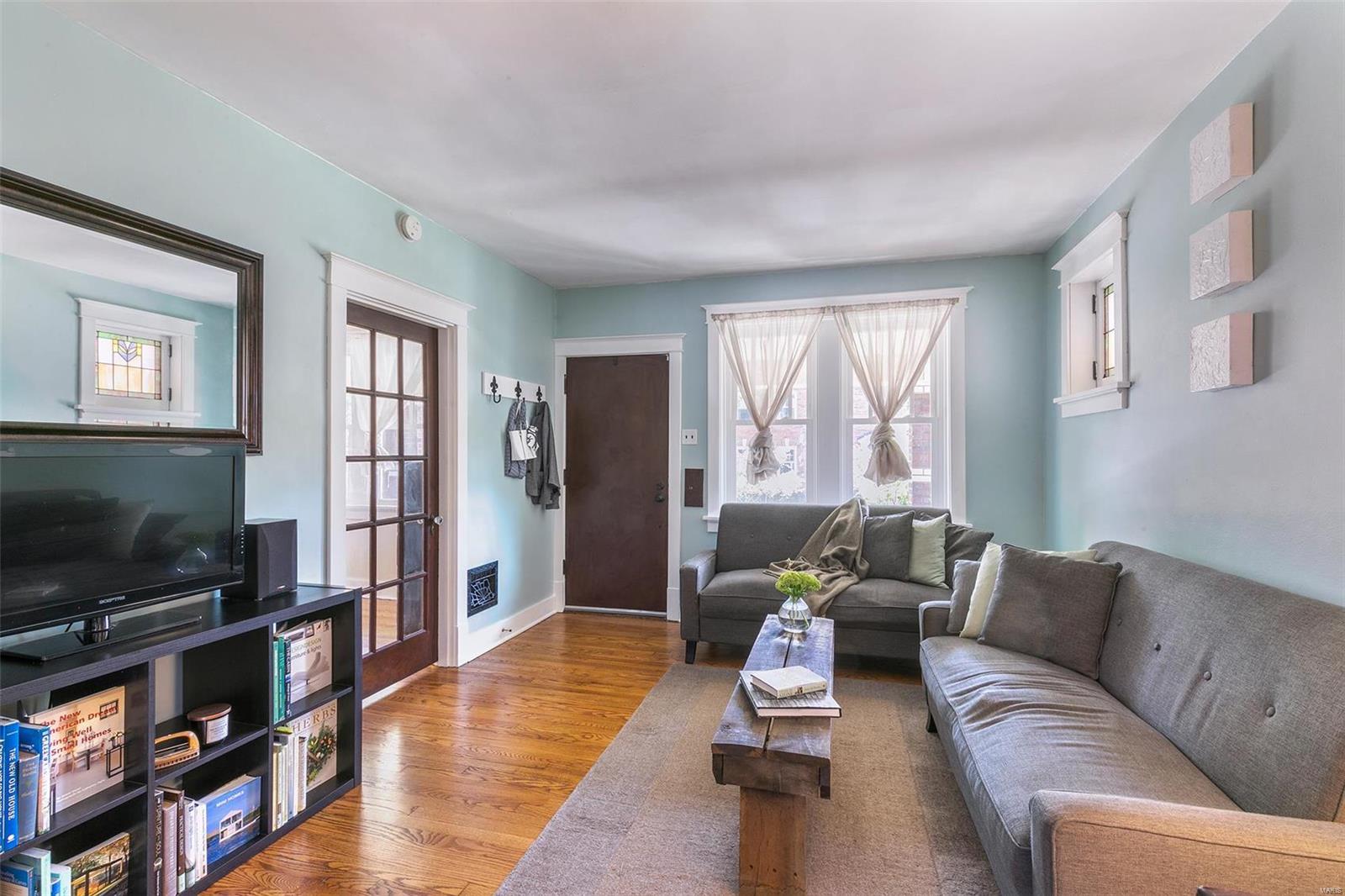 5421 Rhodes Avenue St. Louis, MO 63109 - Photo 4 of 29 Gallery Image 4