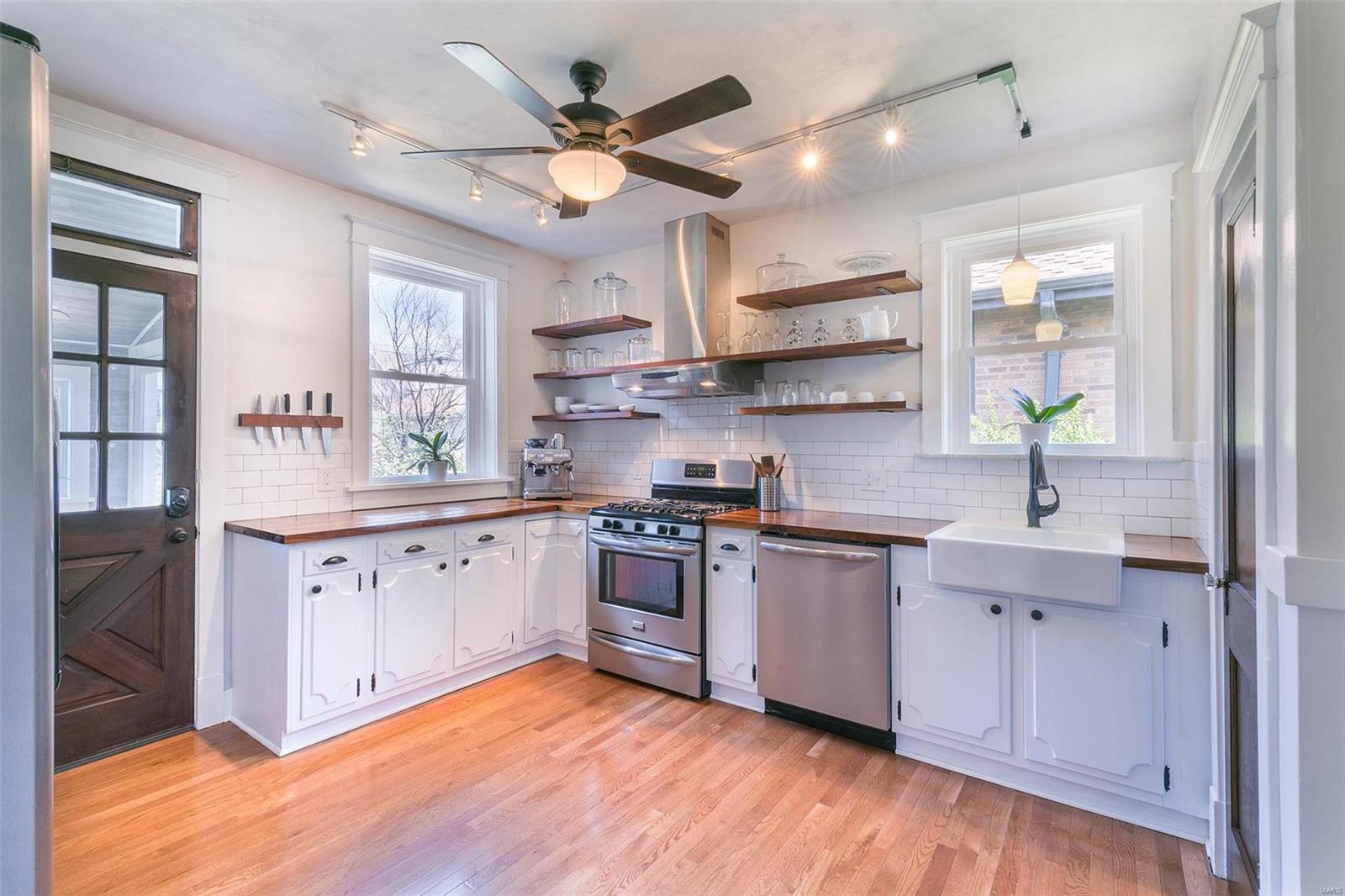 5421 Rhodes Avenue St. Louis, MO 63109 - Photo 10 of 29 Gallery Image 10