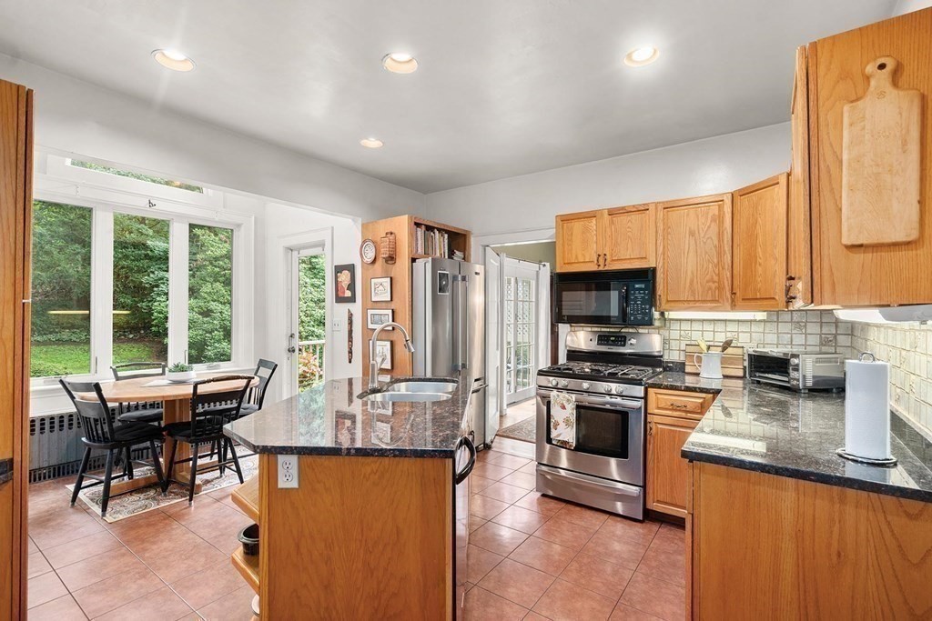 50 Park Lane Newton, MA 02459 - Photo 5 of 20