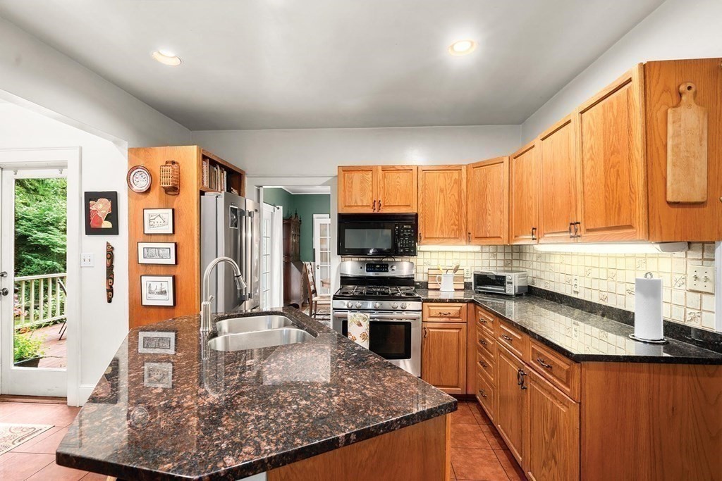 50 Park Lane Newton, MA 02459 - Photo 6 of 20