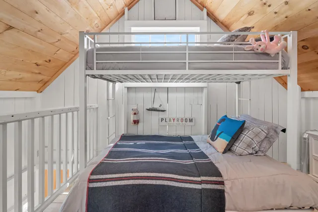 $2,495,000 | 16 Atlantic Avenue, Oak Bluffs, MA 02557