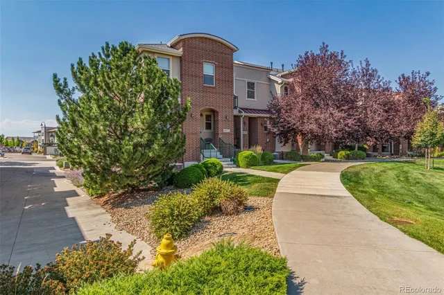 a house view with a outdoor space