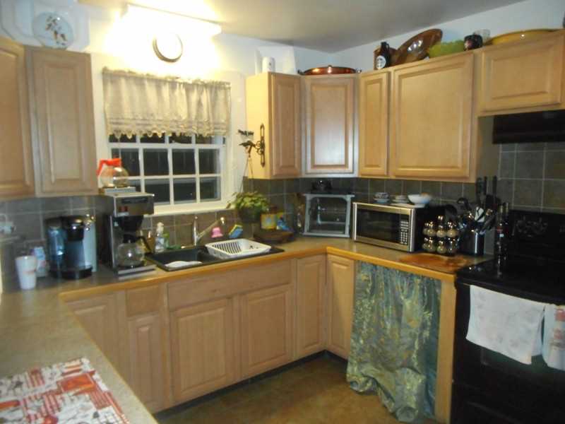 36 Torrey Road Cumberland, RI 02864 - Photo 12 of 22 Kitchen.