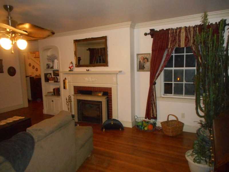 36 Torrey Road Cumberland, RI 02864 - Photo 5 of 22 Living Room.