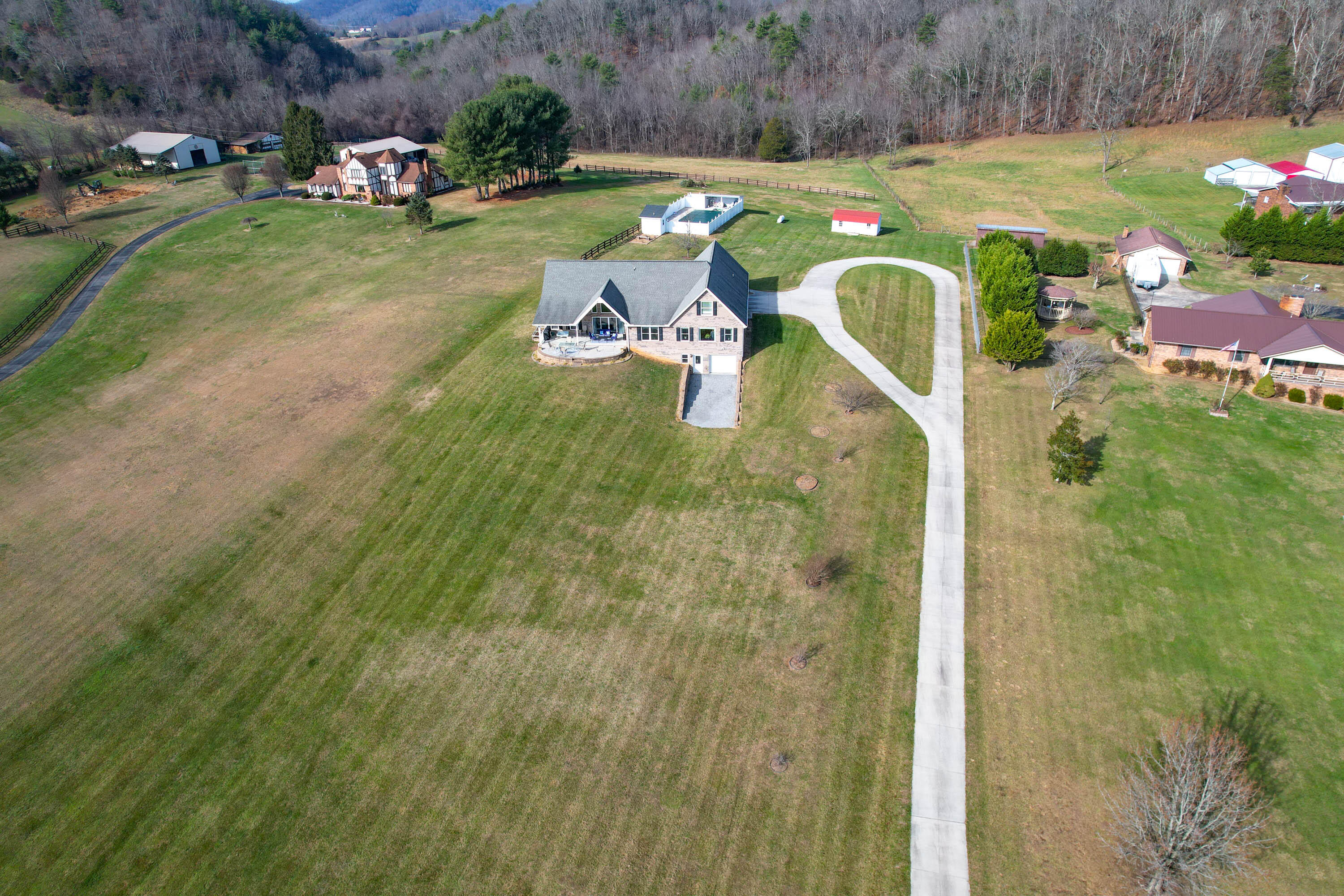 23184 Green Spring Road Abingdon, VA 24211 - Photo 2 of 47 076-Drone-2