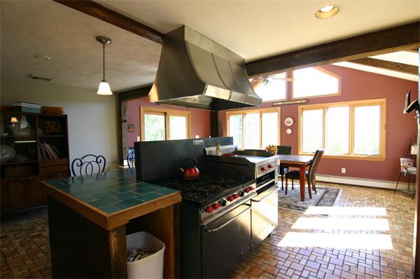 112 Hartwell Road Bedford, MA 01730 - Photo 5 of 20 Gallery Image 5